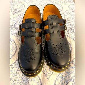Dr. Martens Mary Jane SIZE 9